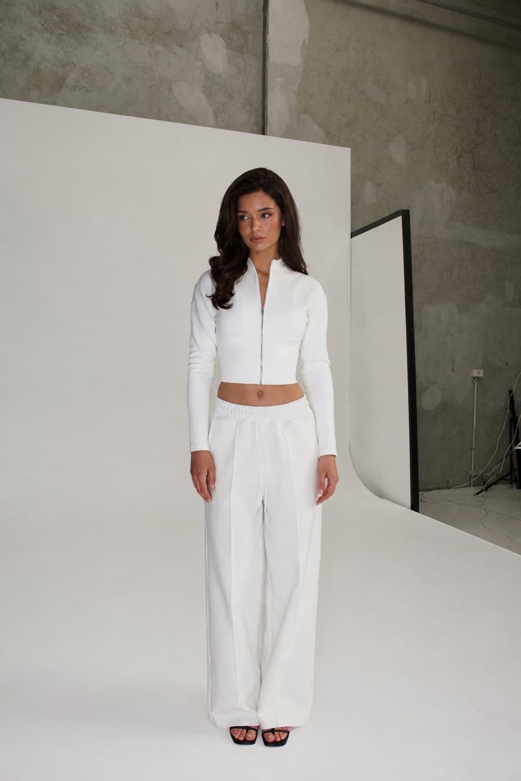 Костюм Nomercy White